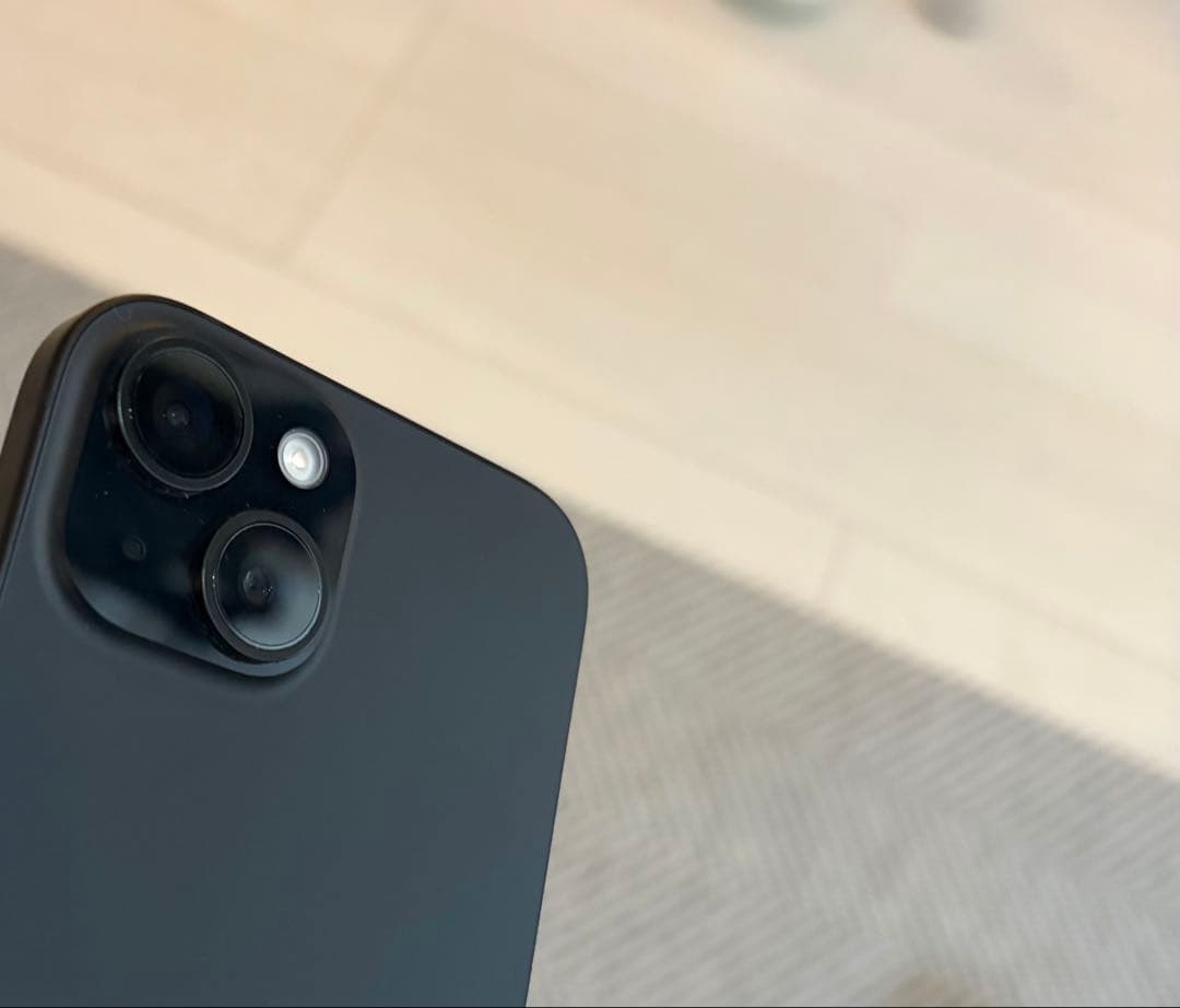 【値下げ】iPhone15 128GB、ガラスフィルム1枚セット