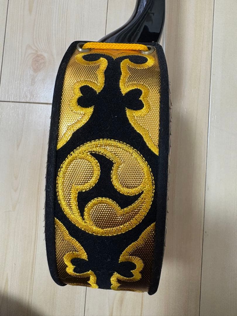 三線 ヘビ皮製 黒色 ケース付き