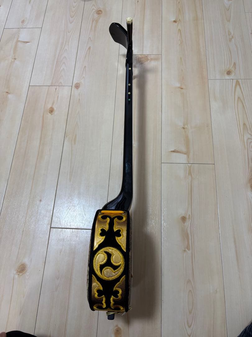 三線 ヘビ皮製 黒色 ケース付き