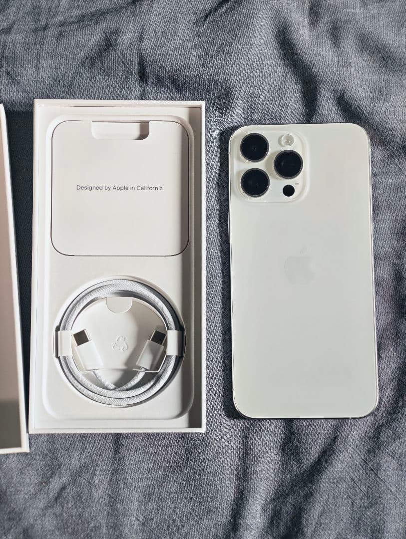 平*風様 iPhone 15 pro max ホワイト 256GB バッテリー