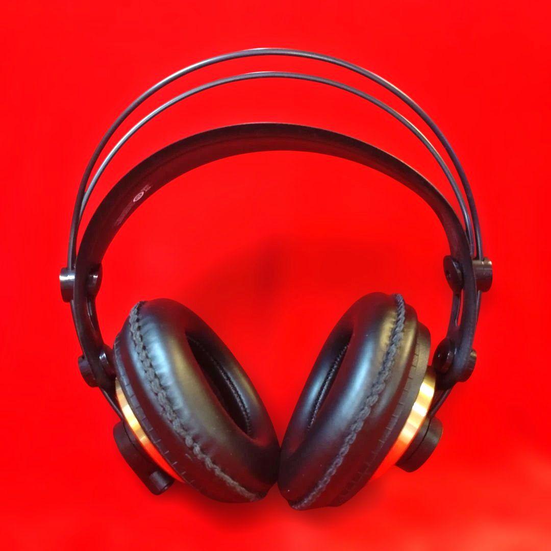 【美品】ＡＫＧ　Ｋ２４０　セミオープン型　プロフェッショナル　スタジオヘッドホン