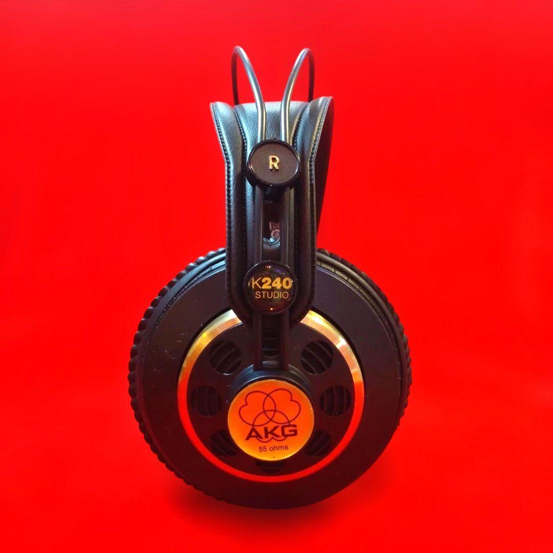 【美品】ＡＫＧ　Ｋ２４０　セミオープン型　プロフェッショナル　スタジオヘッドホン