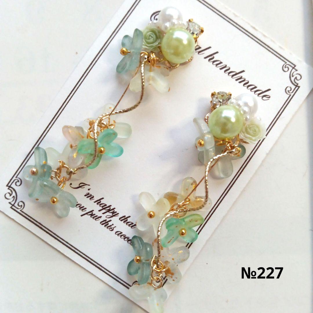 ♡ハンドメイド♡ビジューピアスイヤリング