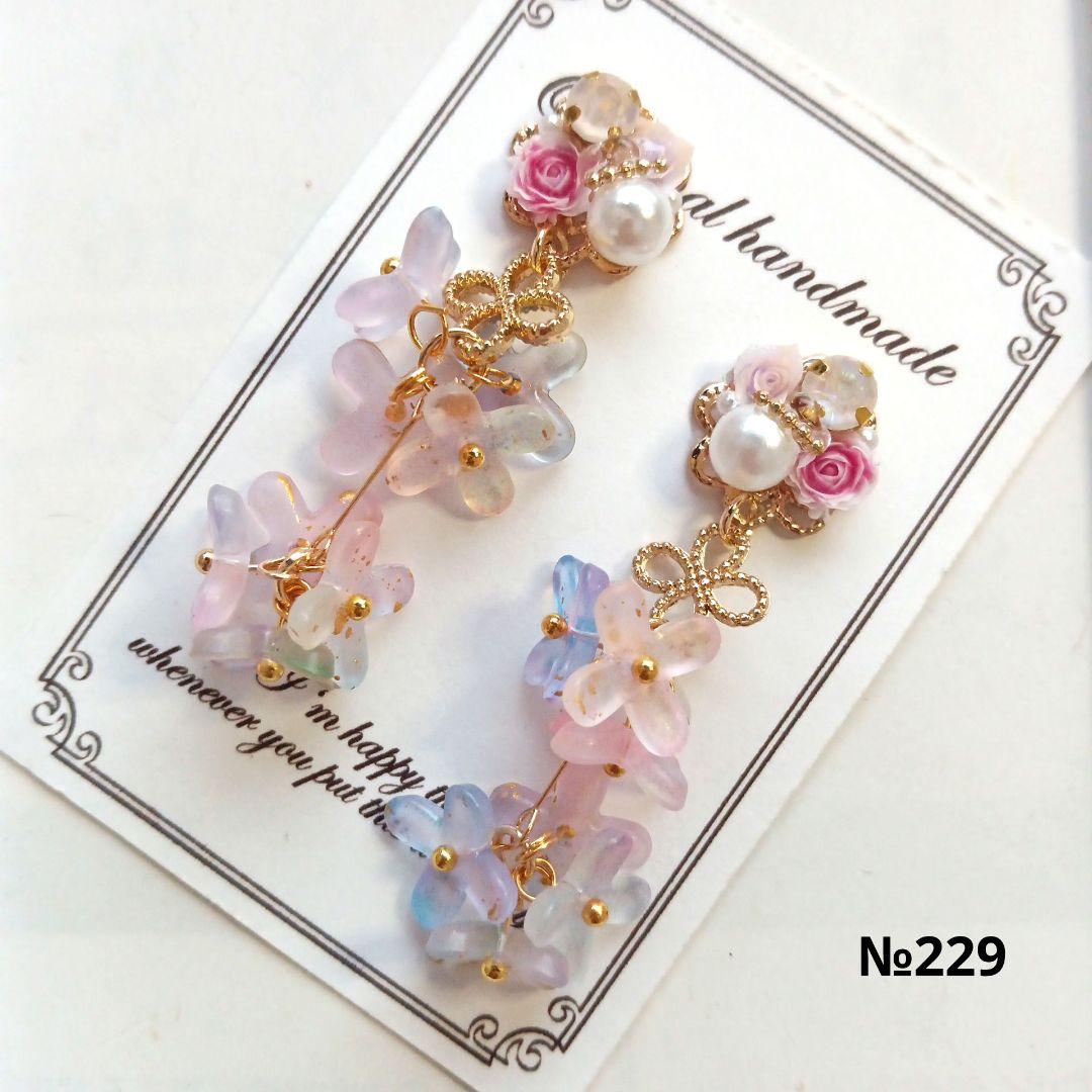 ♡ハンドメイド♡ビジューピアスイヤリング