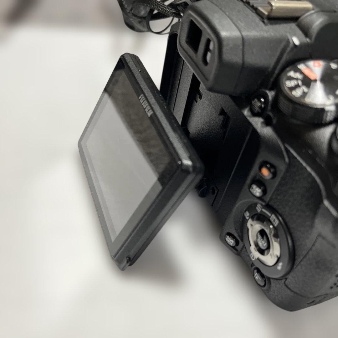 Fujifilm FinePix HS10 デジタル一眼レフカメラ　30倍ズーム