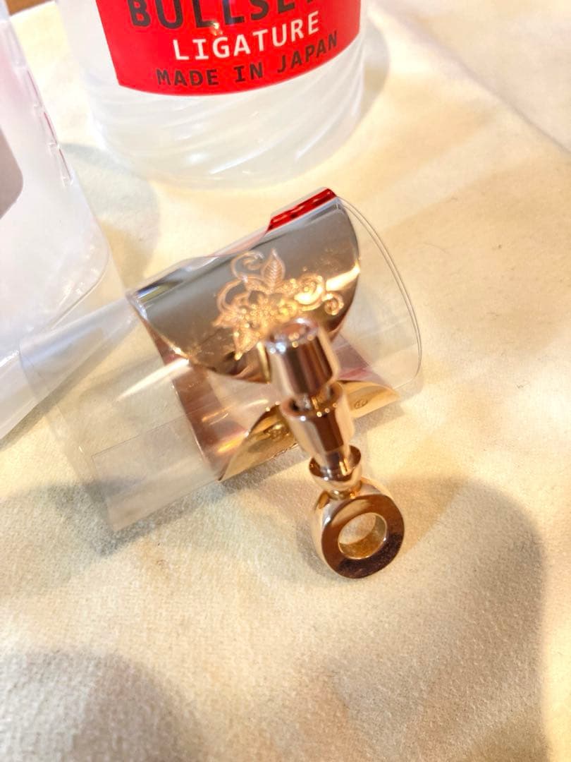 クラリネットリガチャー　B♭用　ブルズアイ　ピンクゴールド　逆締め　一本ねじ