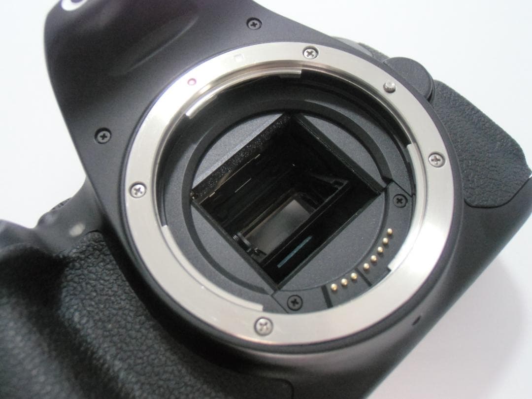 Canon EOS Kiss X6i レンズキット B052