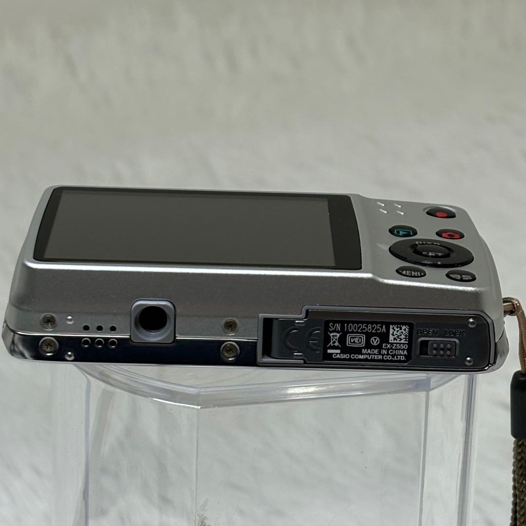 CASIO カメラ　エクシリム　EX-Z550 シルバー コンデジ　動作品