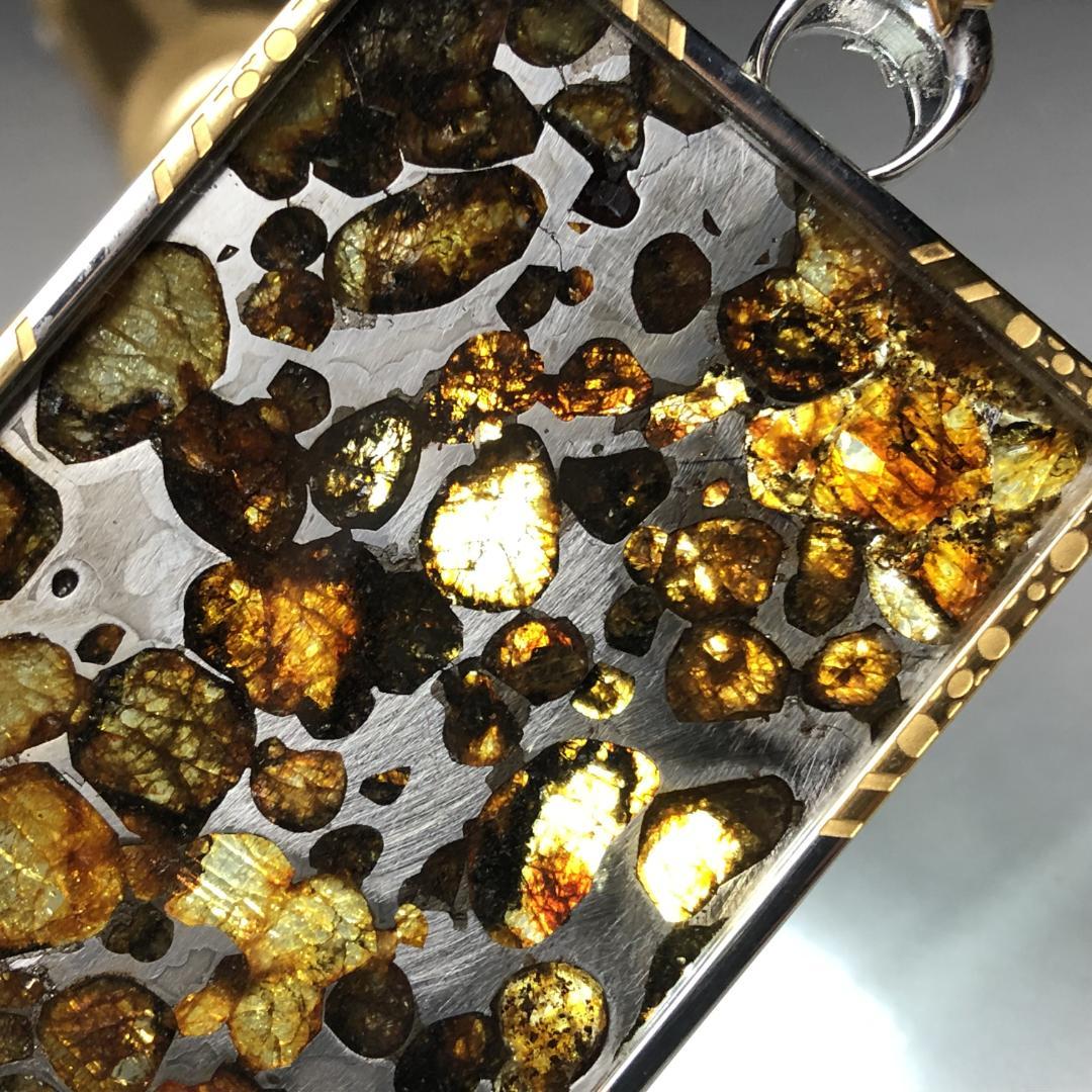 パラサイト隕石 セリコ隕石　石鉄隕石　高品質　ペンダント・高透明度　共箱