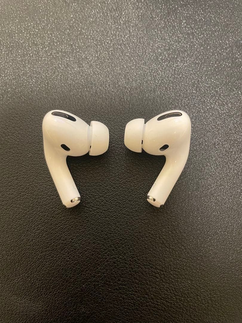 【美品・箱付属完備】AirPods Pro 第1世代 Lightning 清掃済
