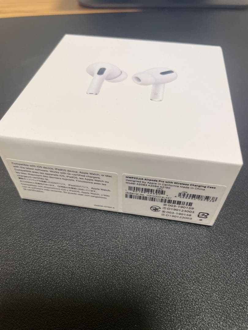 【美品・箱付属完備】AirPods Pro 第1世代 Lightning 清掃済