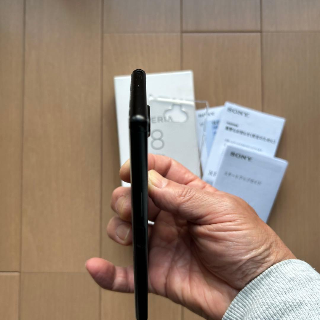 Xperia 8 Lite ブラック 64 GB SIMフリー