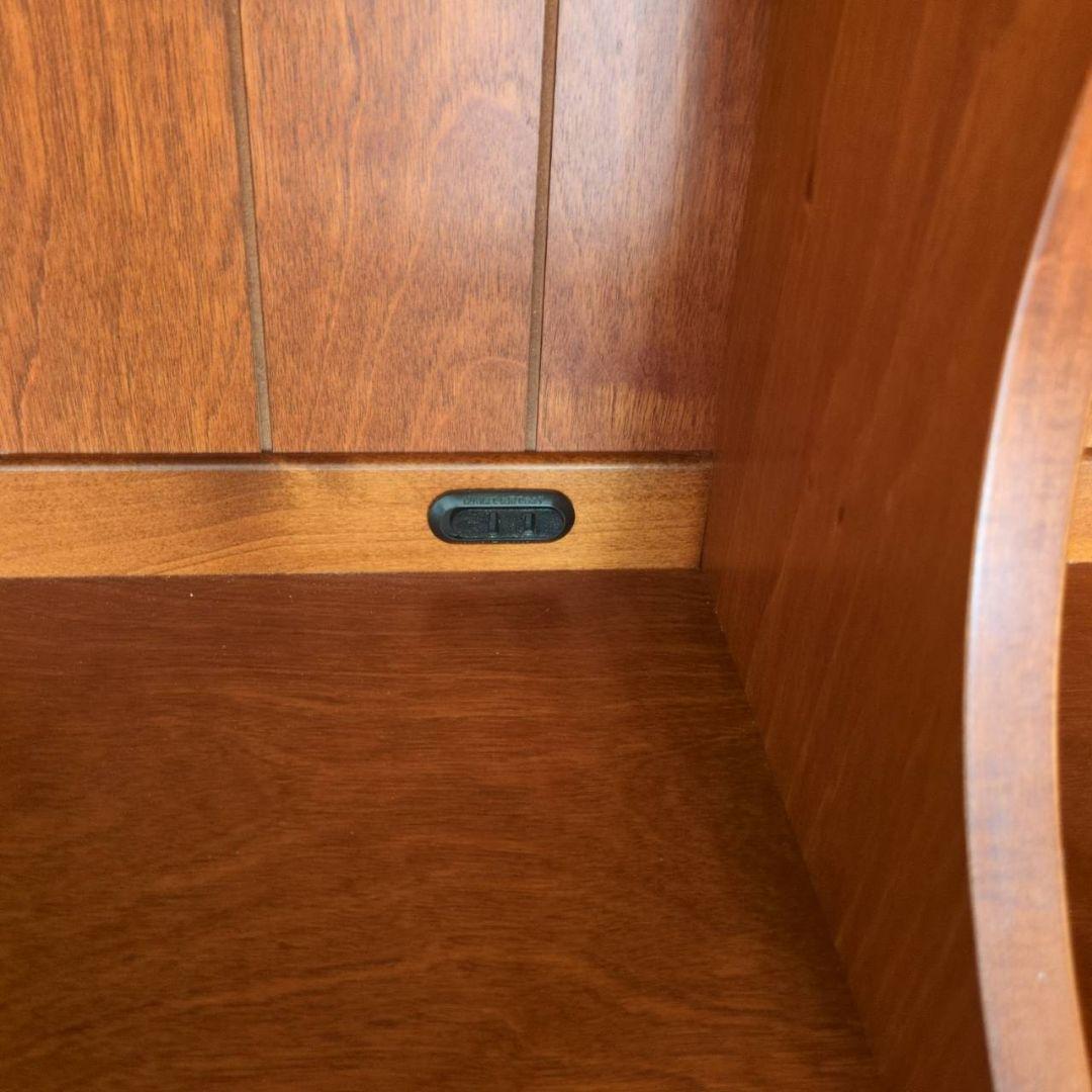 ヨーロッパ調 アンティーク風 木製食器棚 カップボード ダイニングボード