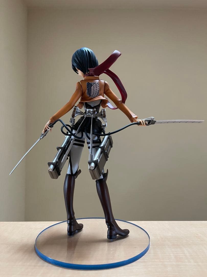 一品物　完成品　進撃の巨人　ミカサ・アッカーマン　高さ 約27cm 　フィギュア