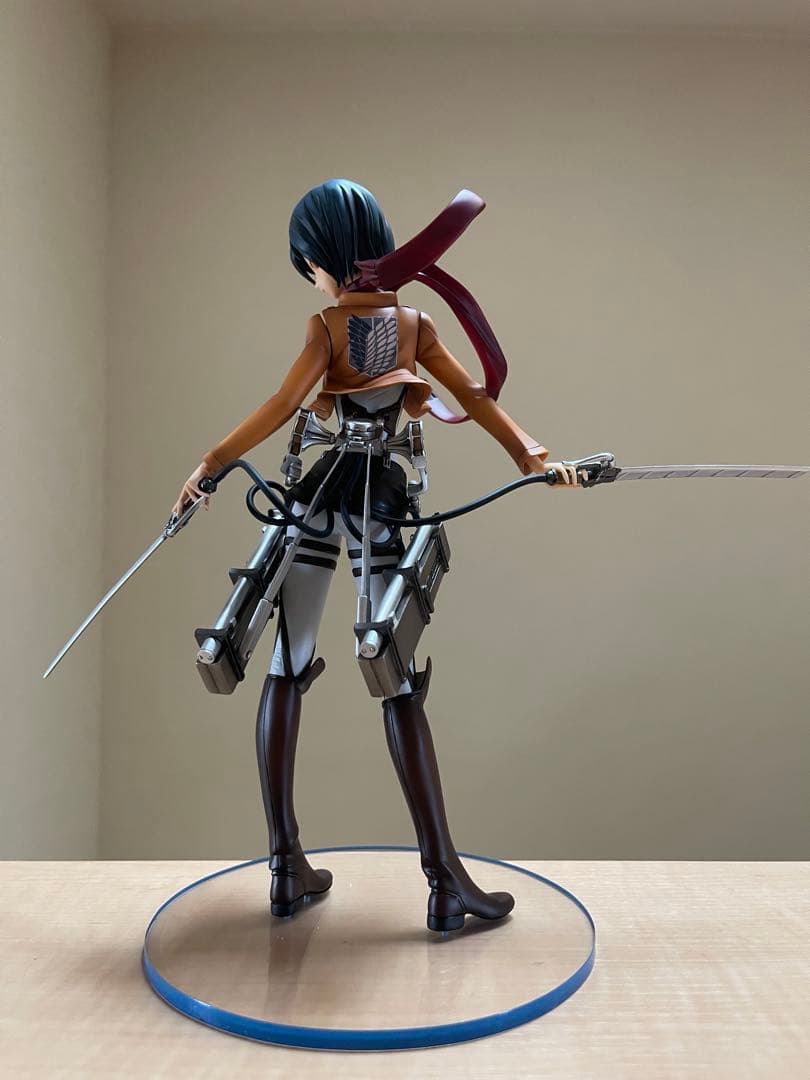一品物　完成品　進撃の巨人　ミカサ・アッカーマン　高さ 約27cm 　フィギュア