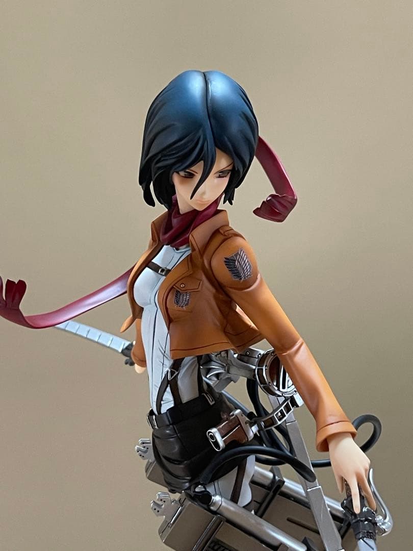 一品物　完成品　進撃の巨人　ミカサ・アッカーマン　高さ 約27cm 　フィギュア