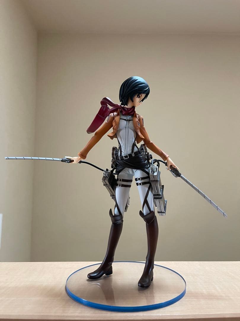 一品物　完成品　進撃の巨人　ミカサ・アッカーマン　高さ 約27cm 　フィギュア