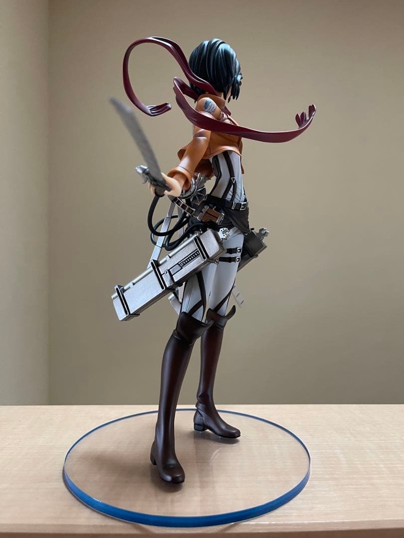 一品物　完成品　進撃の巨人　ミカサ・アッカーマン　高さ 約27cm 　フィギュア