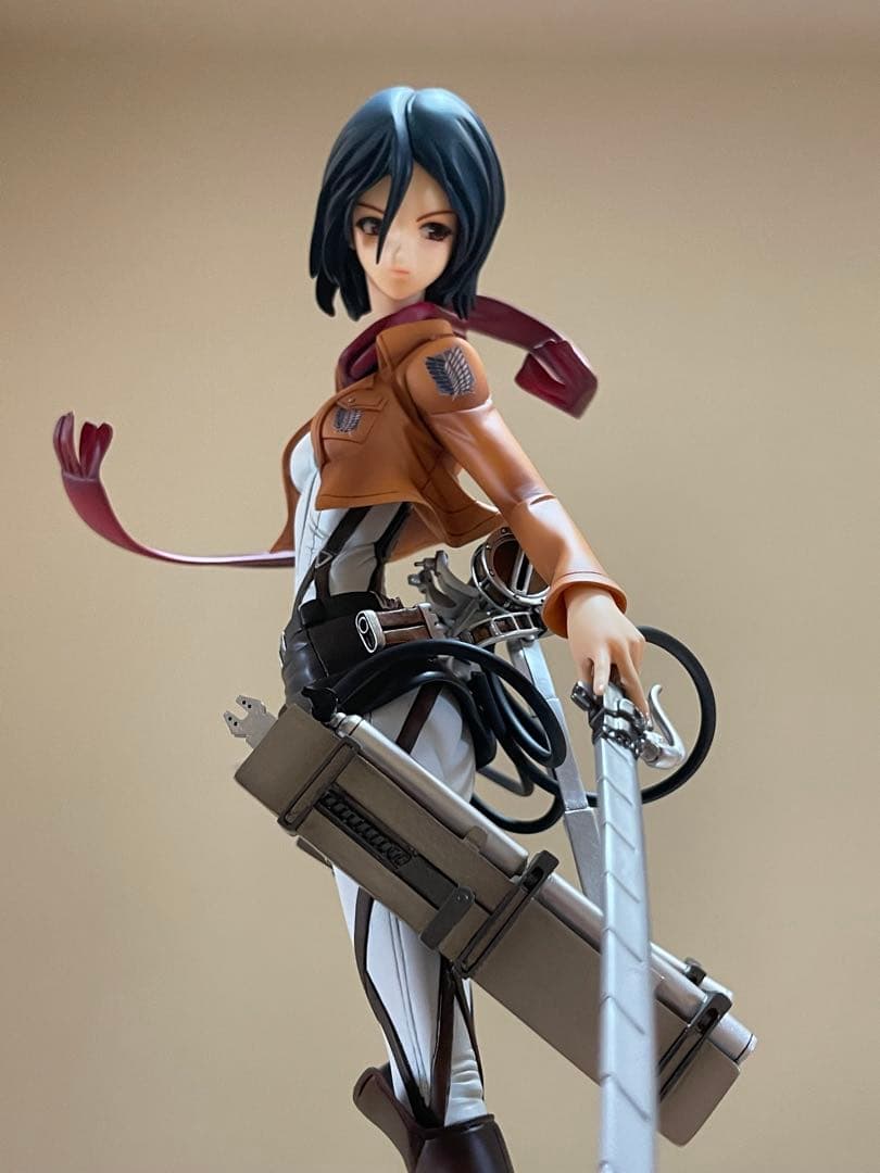 一品物　完成品　進撃の巨人　ミカサ・アッカーマン　高さ 約27cm 　フィギュア