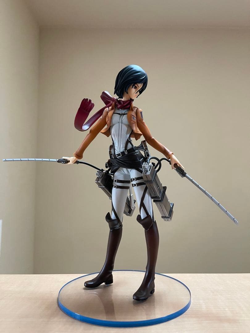 一品物　完成品　進撃の巨人　ミカサ・アッカーマン　高さ 約27cm 　フィギュア