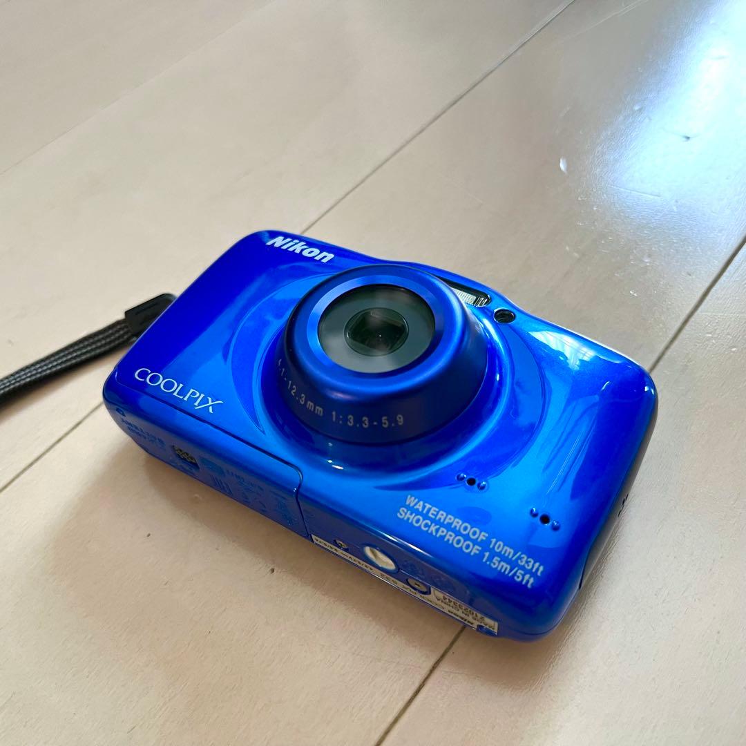 【防水・美品・動作確認済】Nikon COOLPIX S32 青 防水・耐衝撃