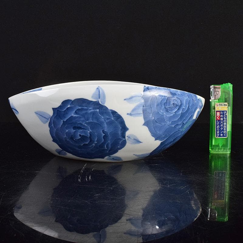 陶芸家　黒部駒子作　染付　椿文　楕円鉢　共箱　V　R9347