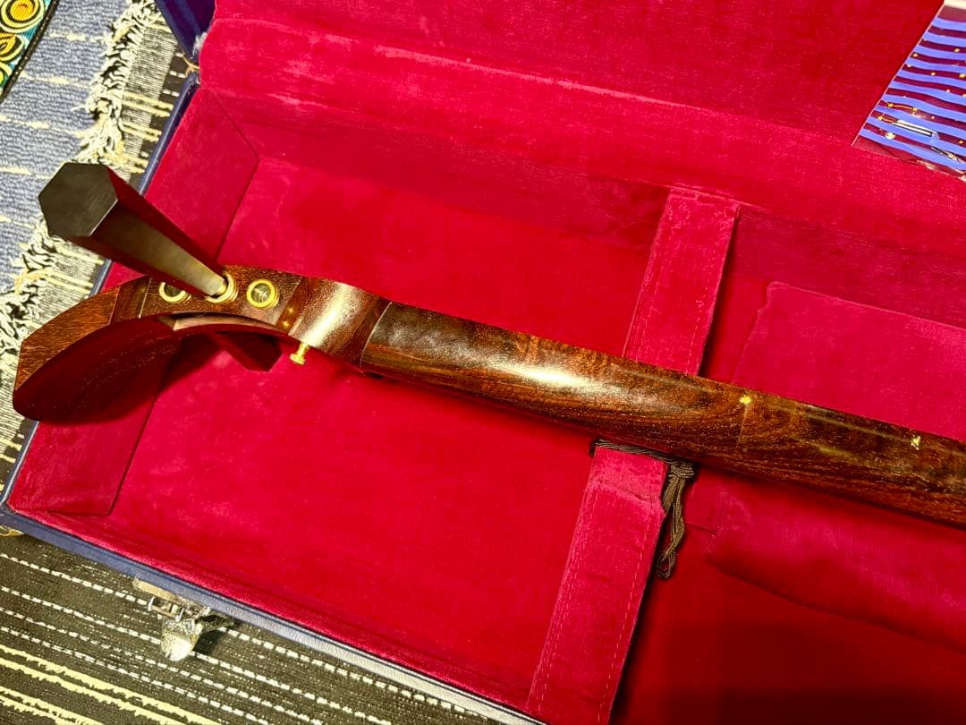 【虎縮杢】特上 津軽三味線 子持綾杉胴 高級青黒檀糸巻 トチ 良品 太棹 三味線