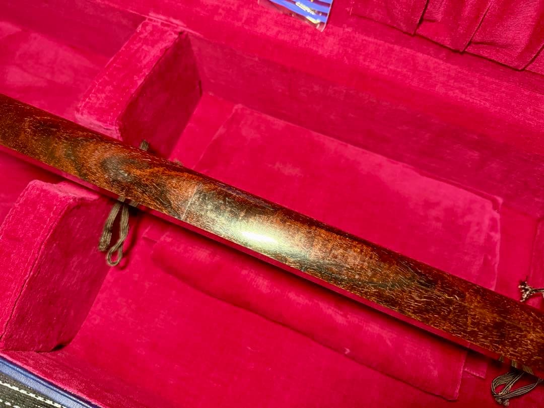 【虎縮杢】特上 津軽三味線 子持綾杉胴 高級青黒檀糸巻 トチ 良品 太棹 三味線