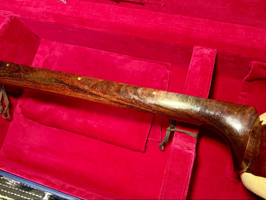 【虎縮杢】特上 津軽三味線 子持綾杉胴 高級青黒檀糸巻 トチ 良品 太棹 三味線