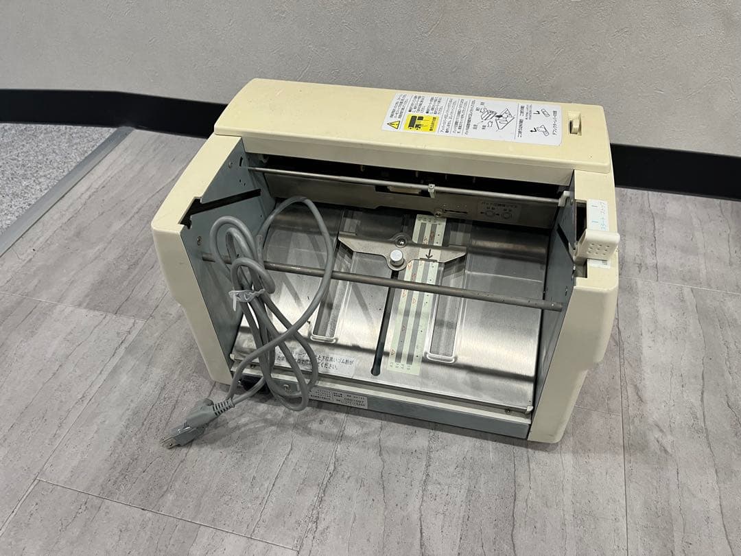 自動紙折り機