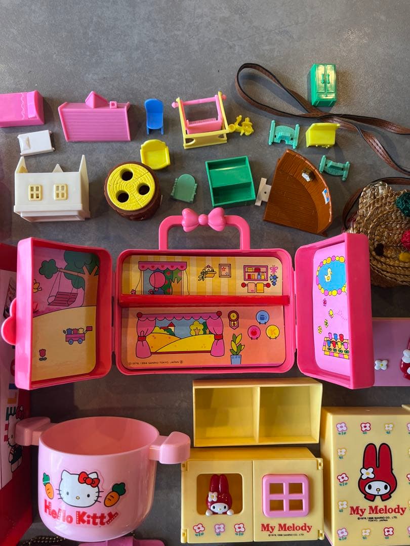 B*☆様 ハローキティー　グッズまとめ売り　平成レトロ　当時物　キーホルダー　お