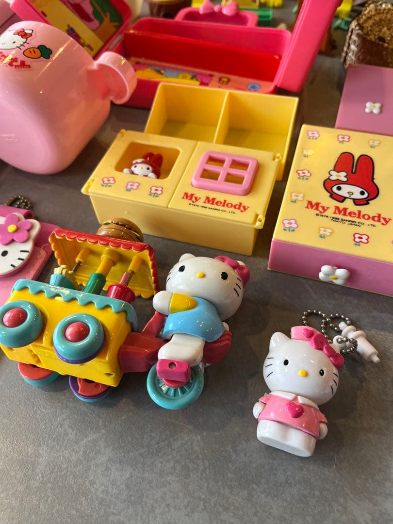 B*☆様 ハローキティー　グッズまとめ売り　平成レトロ　当時物　キーホルダー　お