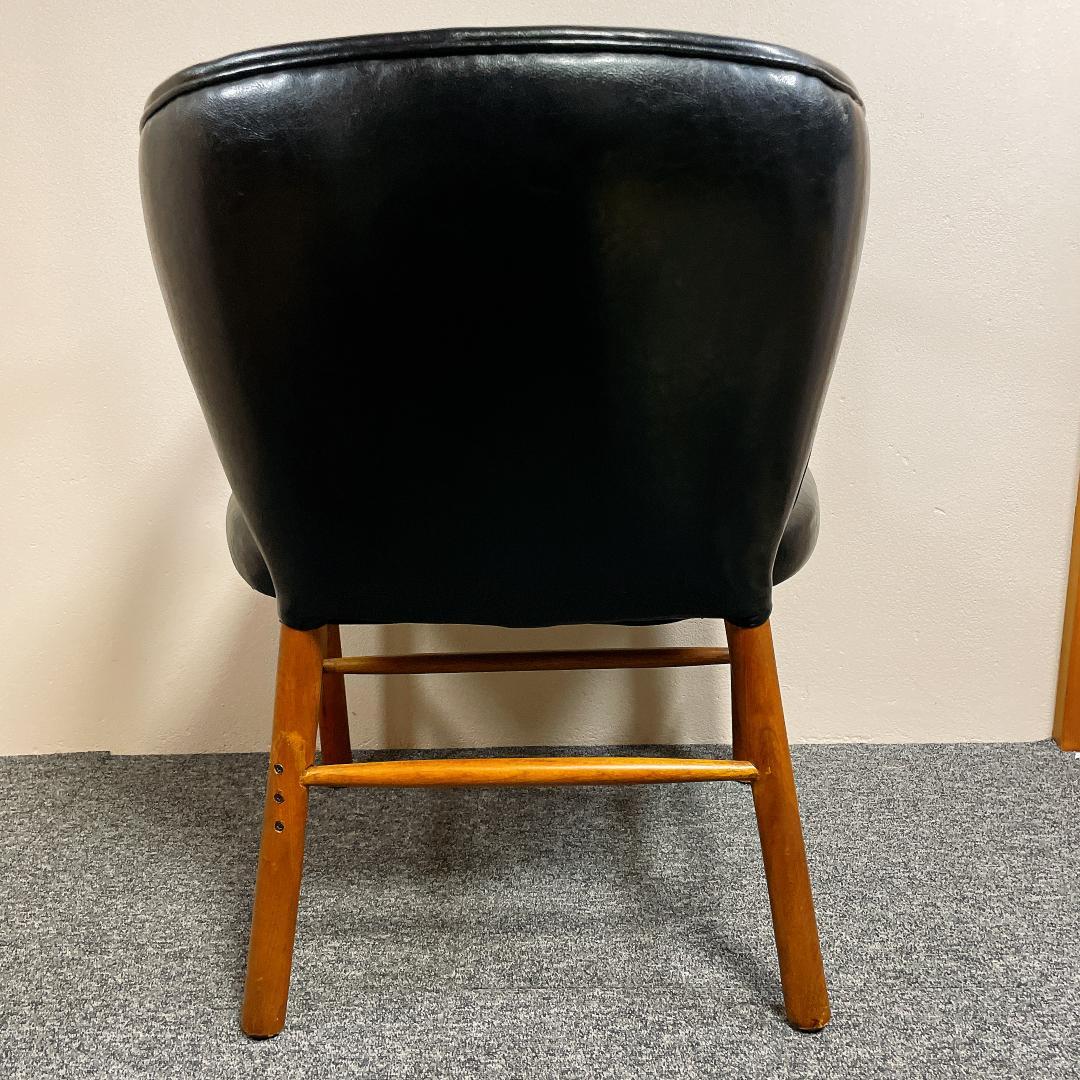 アームチェア　ブラックレザー　修理歴あり