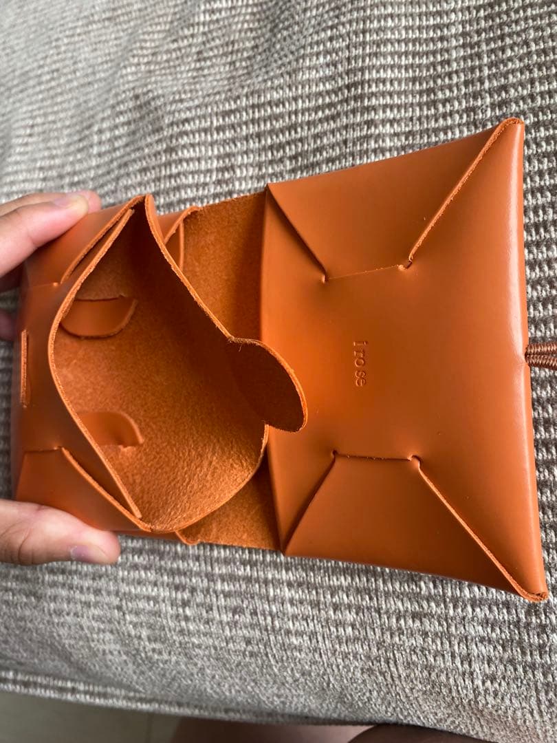 イロセ　二つ折り財布　オレンジ