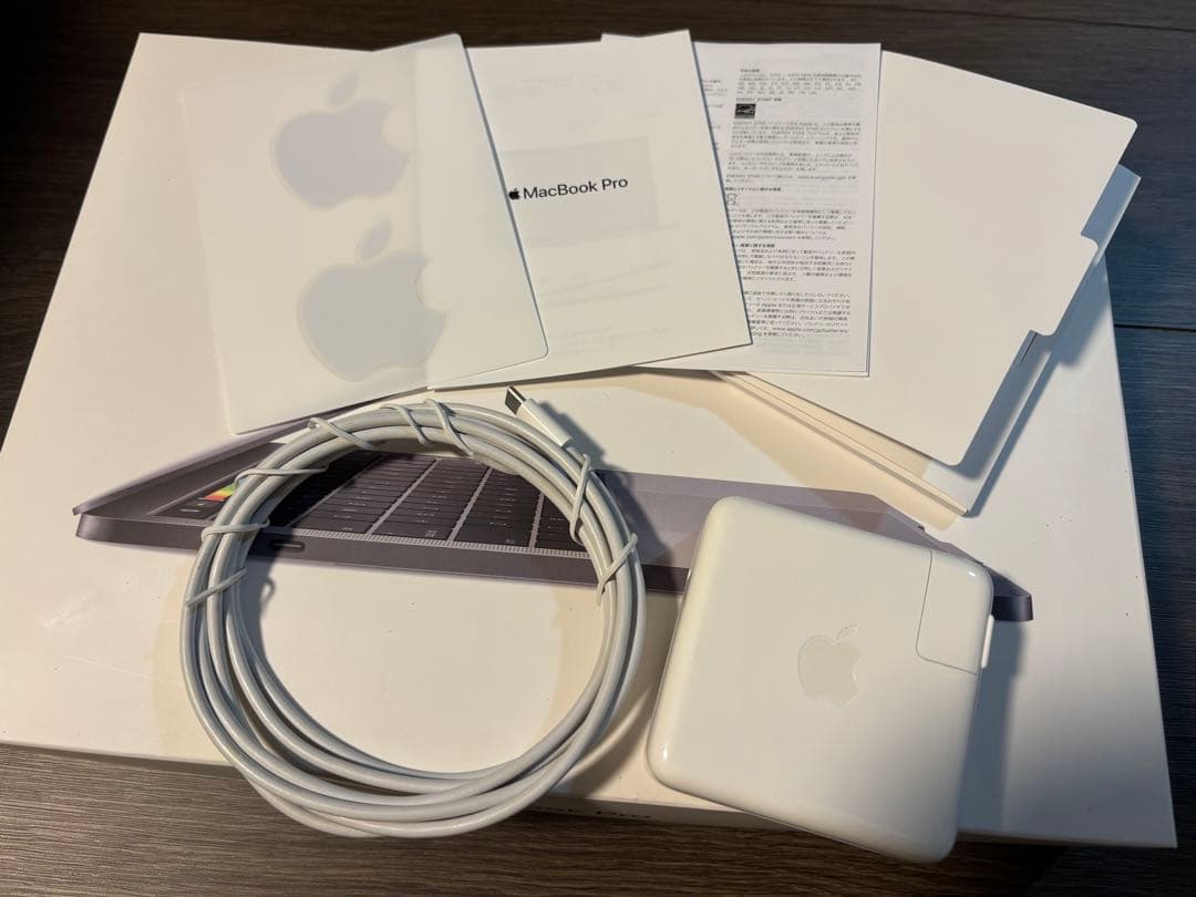 【美品・公式購入】MacBookPro13　2018　i7／16GB／512GB