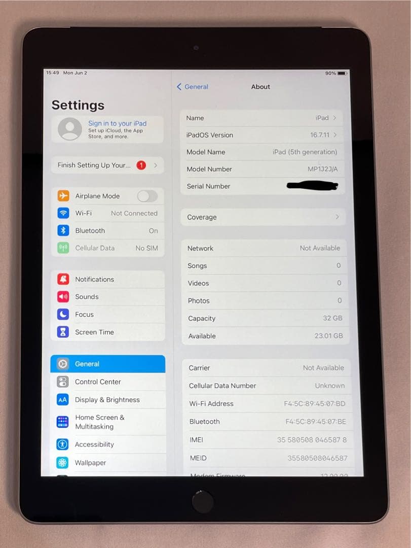 Apple iPad (第5世代) 32GB スペースグレー