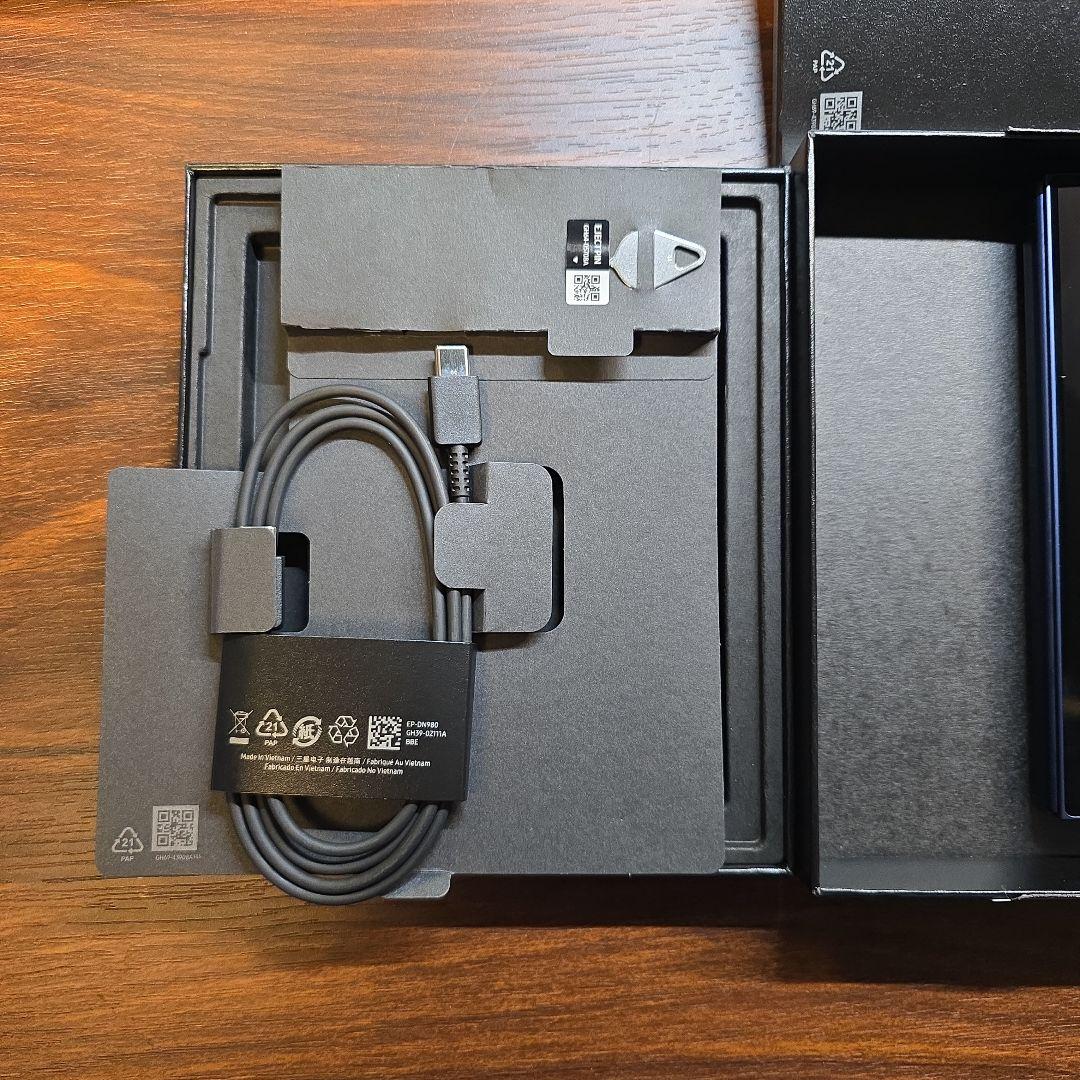 キ*ア様 Galaxy Z Fold 6 ネイビー 256GB 国内版　ケース付