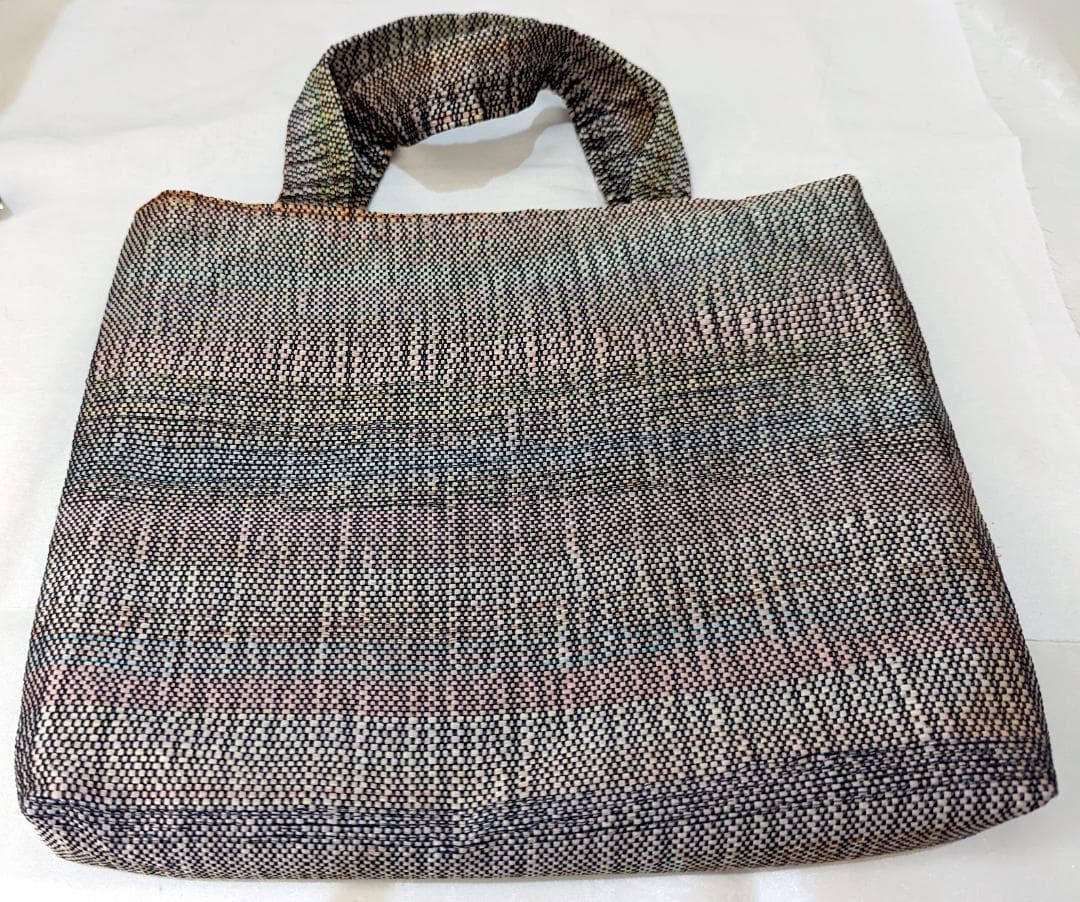 【安心のメルカリ便】帯締め・着物を解いて作った日常でも使用可能なリメイクバッグ