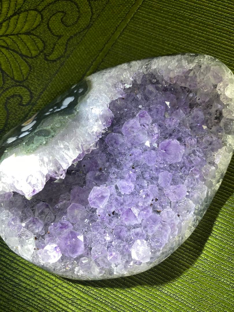 アメジスト クラスター 紫水晶 原石　瑪瑙母岩　高品質　紫水晶カッサ　205g