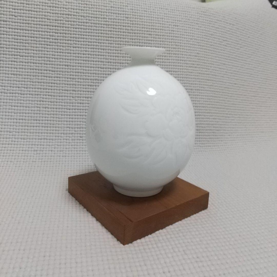 美し過ぎ〈牡丹彫の一輪挿し〉3.3万円/有田焼/白磁/中仙窯/中尾恭純/花器/壺