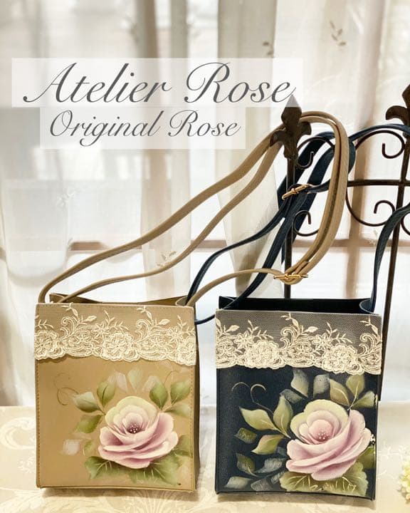 ♡手描きの薔薇とレースのショルダーバック　ポシェット　ネイビー