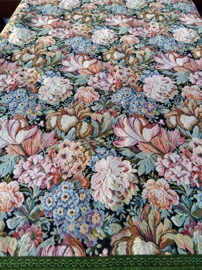 ゴブラン織り　テーブルクロス　 イタリア製生地　アンジャルダン オンプリュ