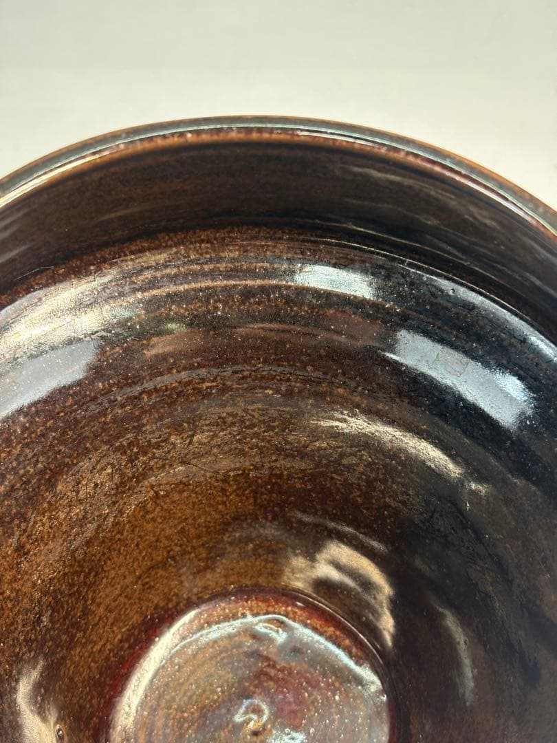 【中古品】茶道具　膳所焼　コマ形宝盡し建水（共箱）