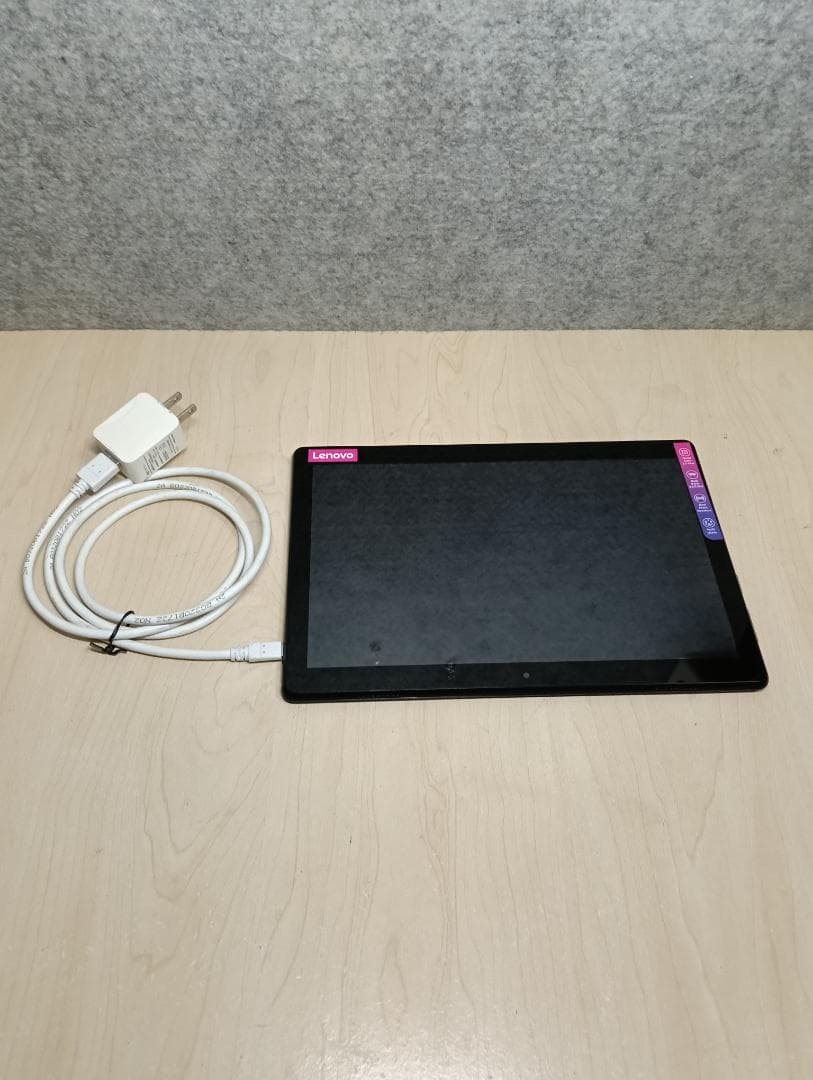 （695）【WiFiモデル】Lenovo Tab TB-X505F 充電機器付き