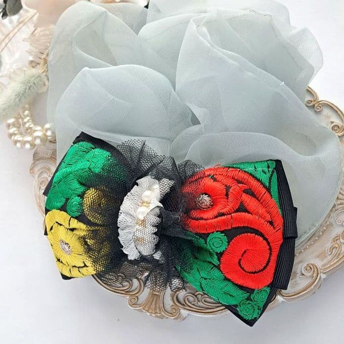 紅茶様お取引中⭐3303⭐❣️大人可愛い華やかアクセ❣️オリジナル✴インド刺繍