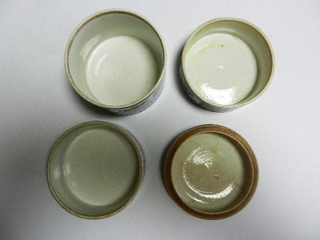 古伊万里窓赤絵花草梅図三段丸重（外径１１㌢、高さ１７㌢、重さ１０８０ｇ）