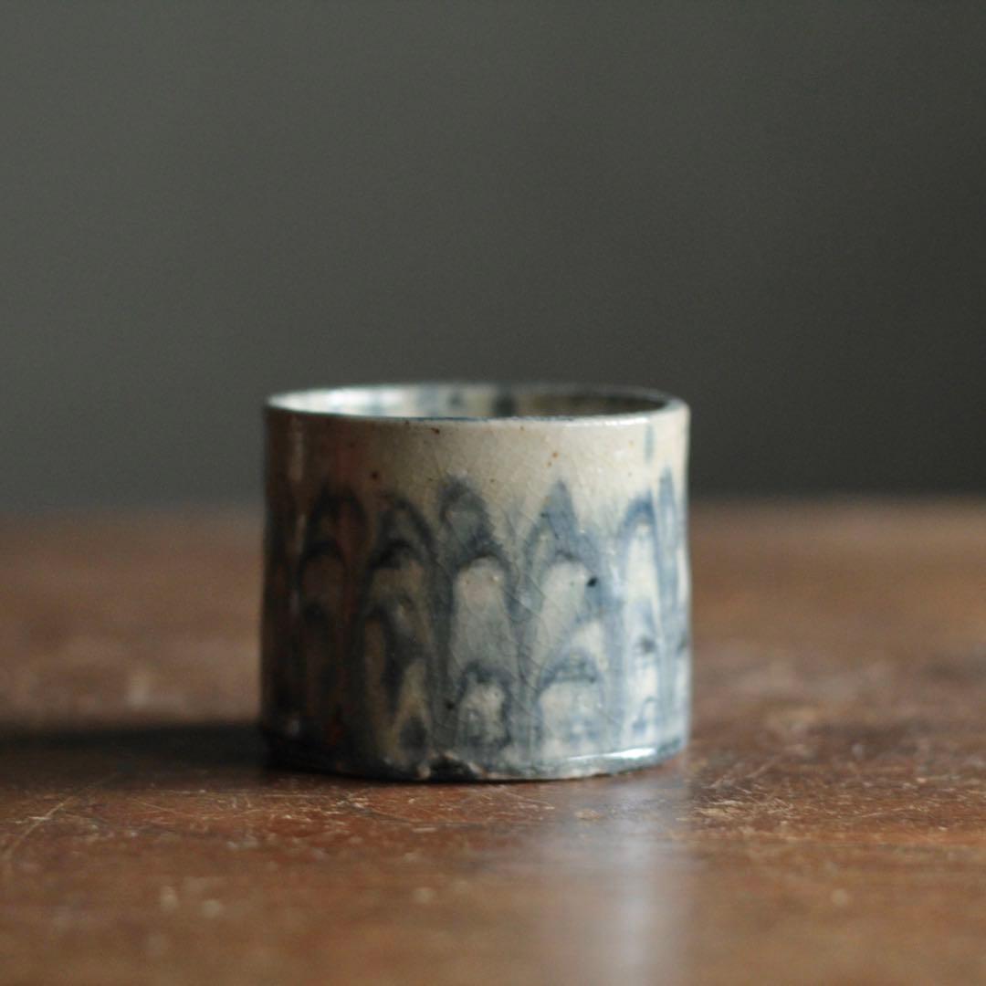 陶胎染付 筒盃 ぐい呑み 盃 ちょこ 酒器 古道具 アンティーク