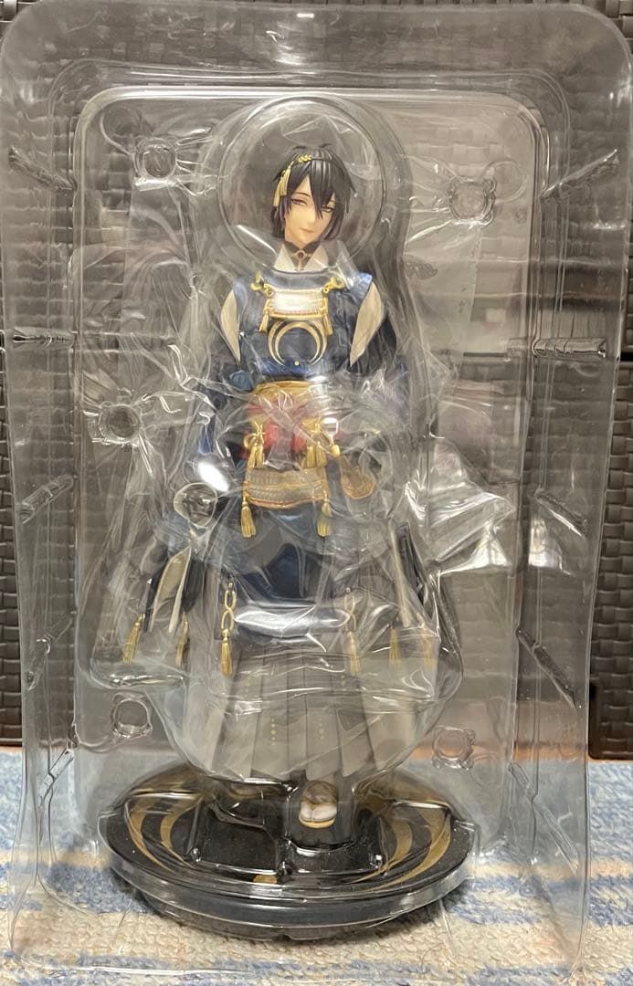 刀剣乱舞 三日月宗近 1/8スケール　フィギュア