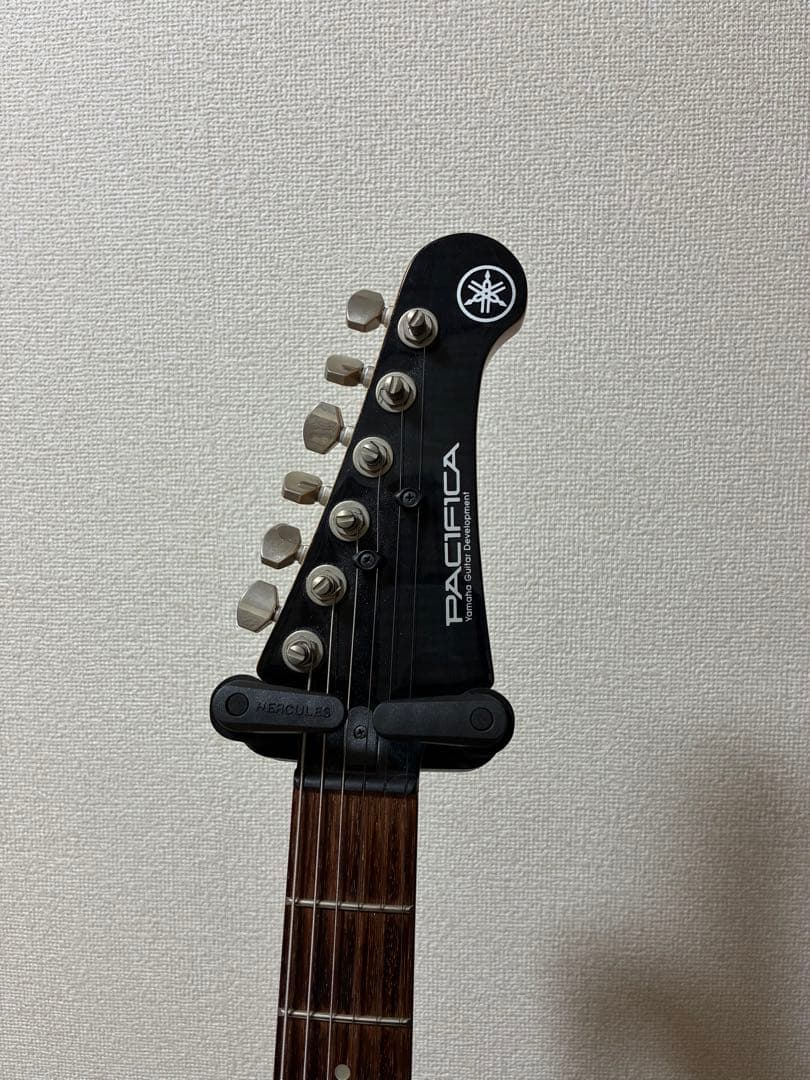 YAMAHA パシフィカ　611 ギター