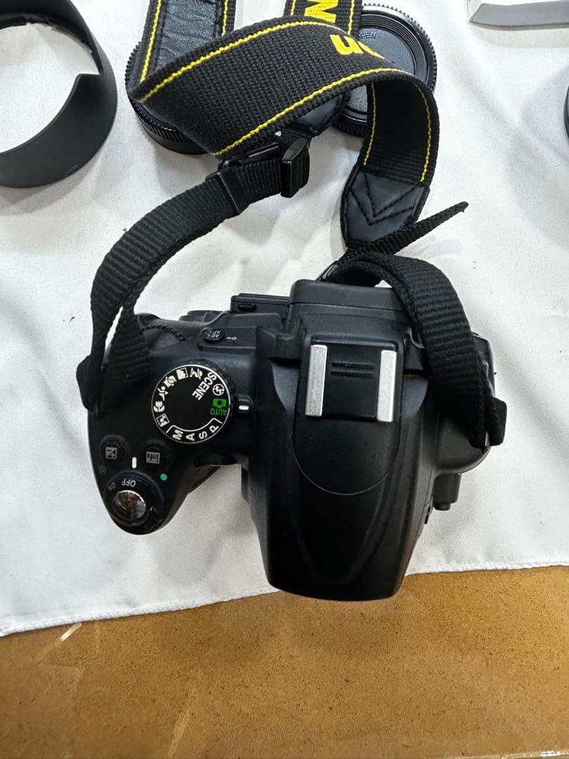Nikon D5000 デジタル一眼レフカメラ 本体と付属品